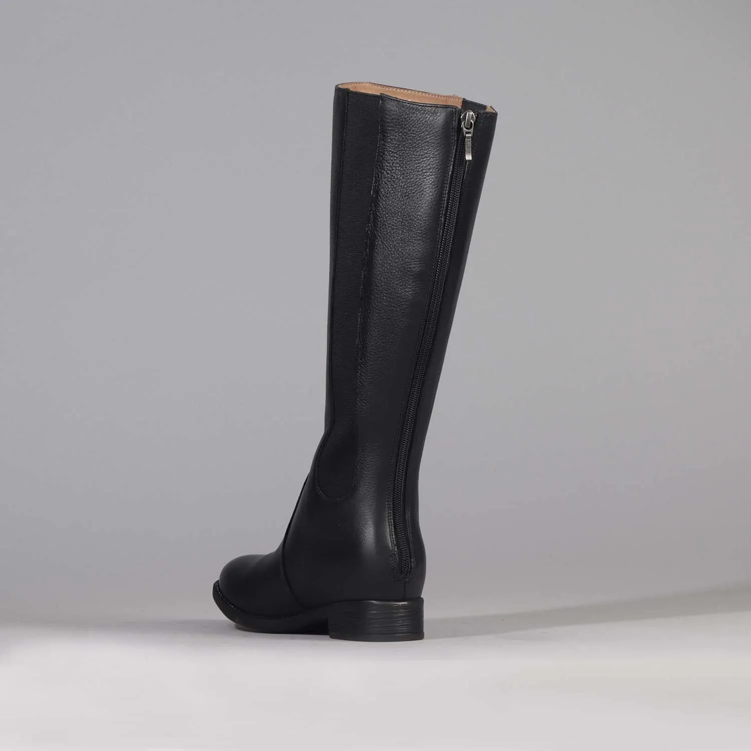 Knee high Flat Boot in Black - 12645